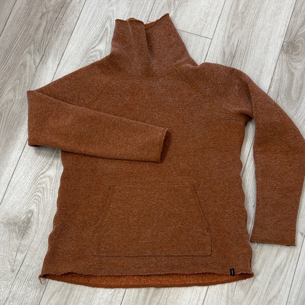 Duckworth Powder sweater